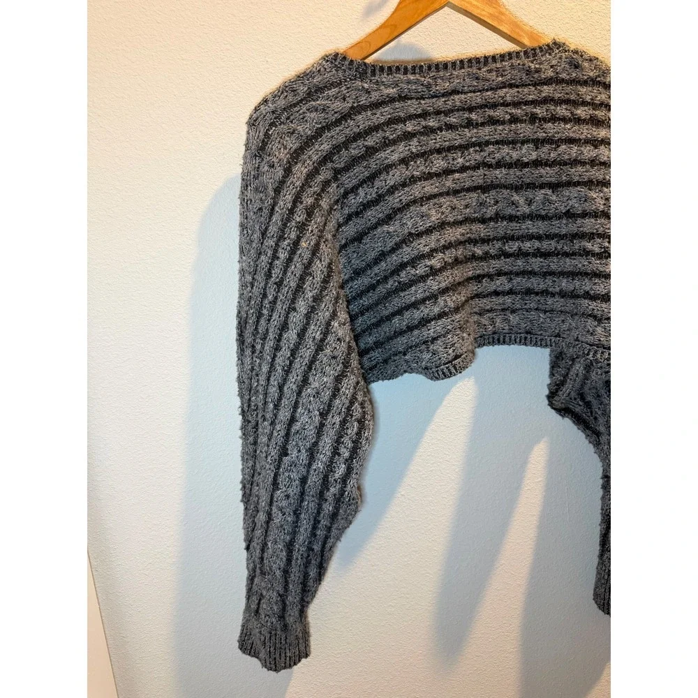 N/A cropped shrug
